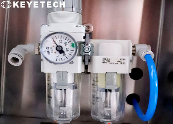 Machine d'inspection visuelle des défauts de surface des étiquettes de manches et des contenants de bouteilles